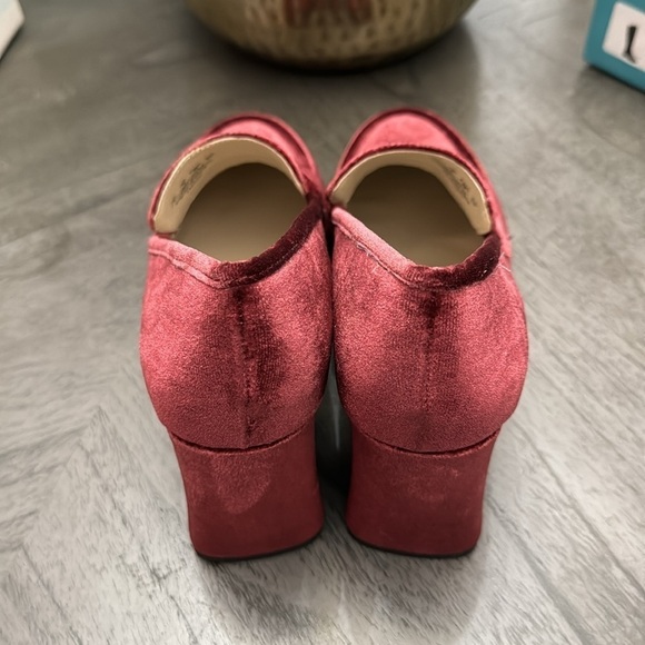 LIFESTRIDE Farrah Slip On Pumps - Picture 7 of 7